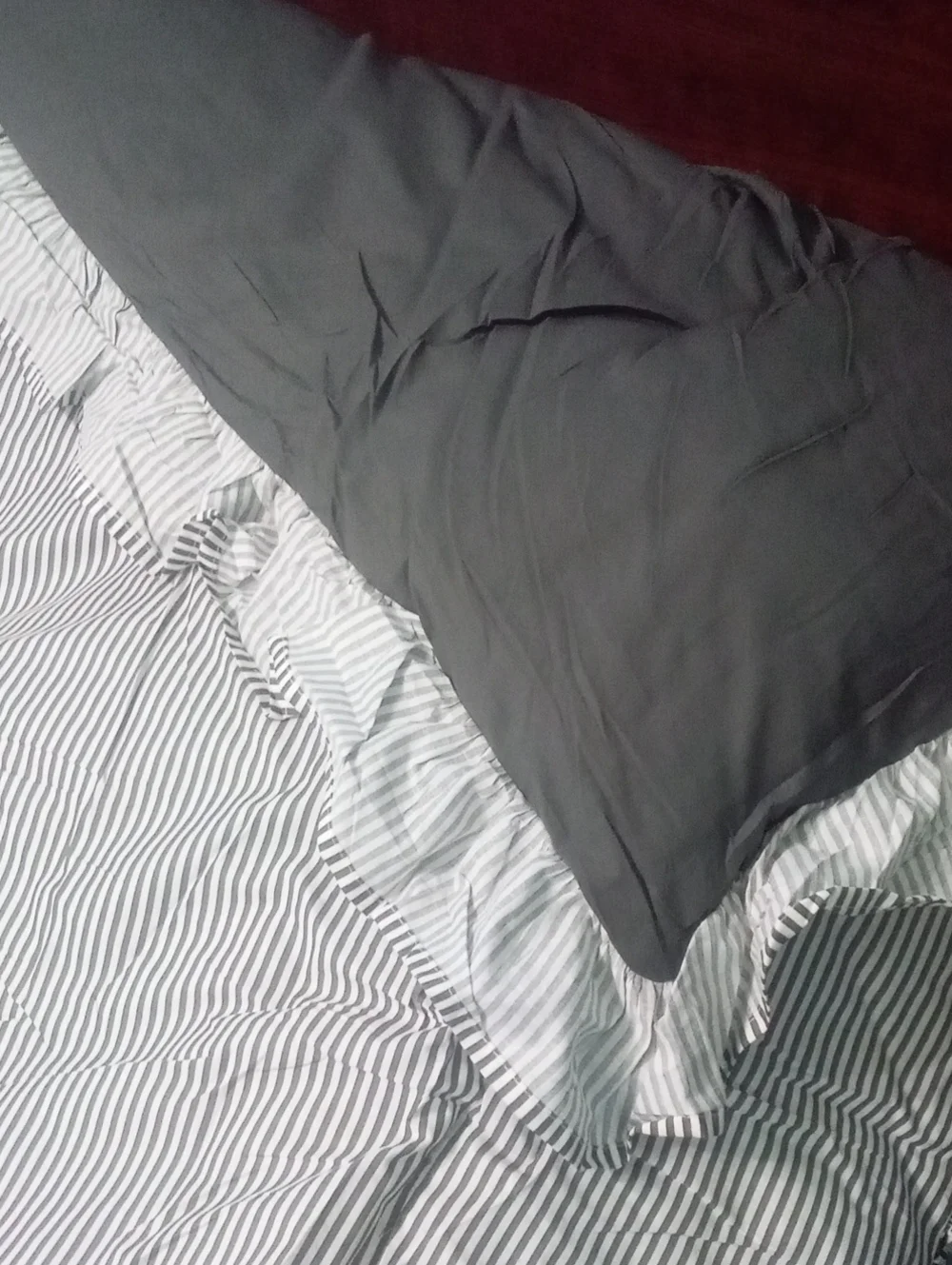 Striped Ruffle Edge Quilt Full Queen White & Gray Stripe New In Pkg